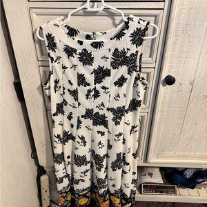 Haani Black and White Floral Midi Dress